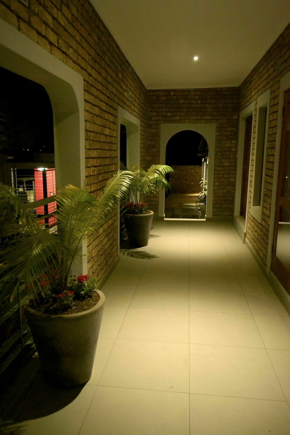 Yalla Yalla Boutique Hotel วิตแบงก์ ภายนอก รูปภาพ